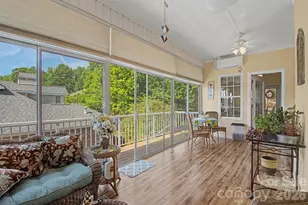 606 Carriage Commons Dr, Hendersonville, NC 28791 - Photo 19