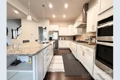 10112 Pinecroft Creek Lane, Matthews, NC 28105 - Photo 9