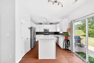 2508 Oakdale Creek Ln, Charlotte, NC 28216 - Photo 15