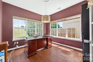 2508 Oakdale Creek Ln, Charlotte, NC 28216 - Photo 23