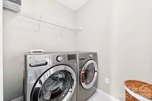 2508 Oakdale Creek Ln, Charlotte, NC 28216 - Photo 31