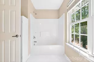 2508 Oakdale Creek Ln, Charlotte, NC 28216 - Photo 37
