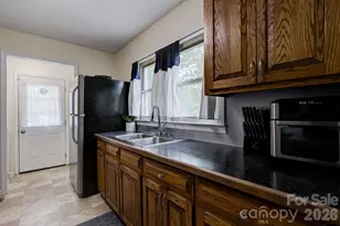 202 Chester Ave, Great Falls, SC 29055 - Photo 13