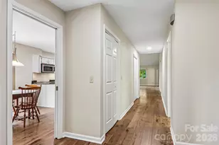 405 Wild Oak Ln, Hendersonville, NC 28791 - Photo 5