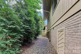 405 Wild Oak Ln, Hendersonville, NC 28791 - Photo 35