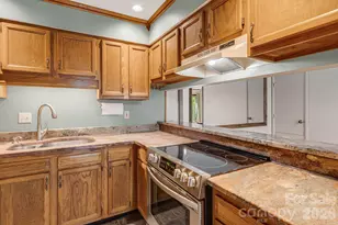 60 Ravencroft Ln, Asheville, NC 28803 - Photo 21