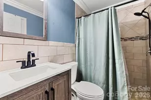 4403 Hubbard Rd, Charlotte, NC 28269 - Photo 11
