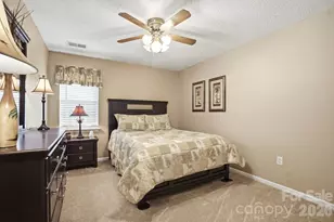 6000 Carriage Oaks Dr, Charlotte, NC 28262 - Photo 29