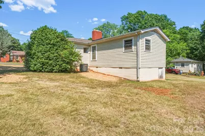 2308 11th Avenue NE, Hickory, NC 28601 - Photo 5