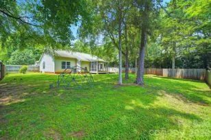 12209 Woodbend Dr, Matthews, NC 28105 - Photo 23