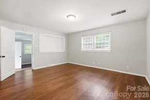 6308 Cove Creek Dr, Charlotte, NC 28215 - Photo 9