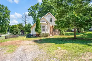 105 Queensbury Rd, Troutman, NC 28166 - Photo 3