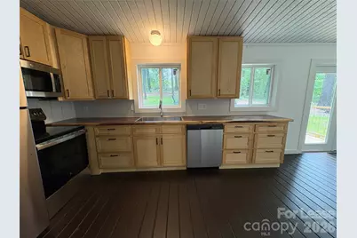 495 Armstrong Avenue, Hendersonville, NC 28739 - Photo 3