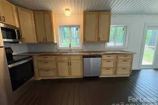 495 Armstrong Ave, Hendersonville, NC 28739 - Photo 3