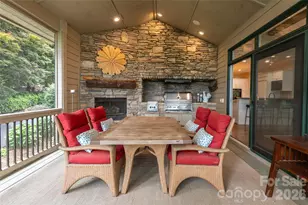 305 Piney Knoll Ln, Hendersonville, NC 28739 - Photo 21