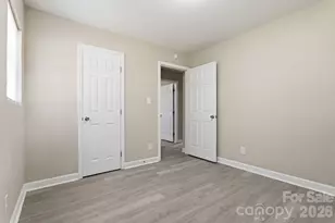 810 Echo Glen Rd, Charlotte, NC 28213 - Photo 9