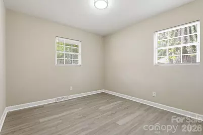 810 Echo Glen Road, Charlotte, NC 28213 - Photo 7