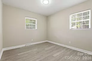810 Echo Glen Rd, Charlotte, NC 28213 - Photo 7