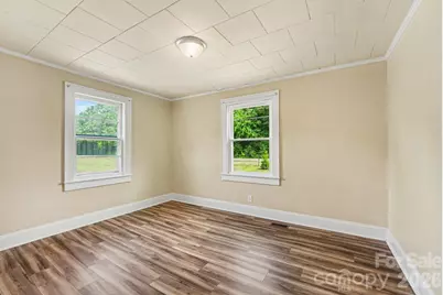 3230 12th Avenue SE, Hickory, NC 28602 - Photo 9