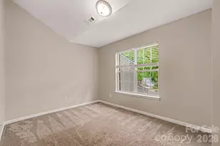 3013 Robin Terry Ct, Charlotte, NC 28208 - Photo 9
