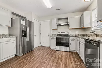 8028 Lobilia Lane, Charlotte, NC 28214 - Photo 5