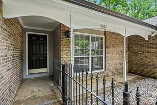 9001 Louvaine Dr, Charlotte, NC 28227 - Photo 3