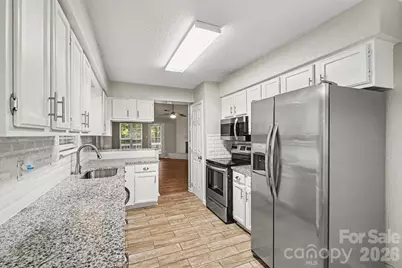 9001 Louvaine Drive, Charlotte, NC 28227 - Photo 7