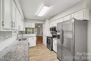 9001 Louvaine Dr, Charlotte, NC 28227 - Photo 7