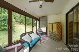 580 Britton Creek Dr, Hendersonville, NC 28791 - Photo 9