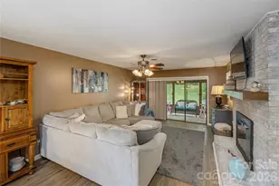 580 Britton Creek Dr, Hendersonville, NC 28791 - Photo 7