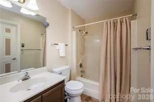580 Britton Creek Dr, Hendersonville, NC 28791 - Photo 19