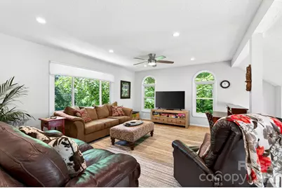 450 Elk Mountain Scenic Highway, Asheville, NC 28804 - Photo 17