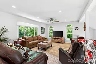 450 Elk Mountain Scenic Hwy, Asheville, NC 28804 - Photo 17