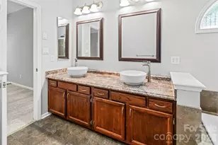 2001 Colony Hill Dr, Charlotte, NC 28214 - Photo 15