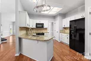 2001 Colony Hill Dr, Charlotte, NC 28214 - Photo 7