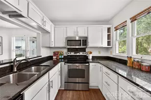 2715 Selwyn Ave, Charlotte, NC 28209 - Photo 9