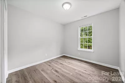 5194 Brooktree Drive, Charlotte, NC 28208 - Photo 15