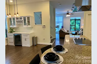 663 E 10th Street, Charlotte, NC 28202 - Photo 11