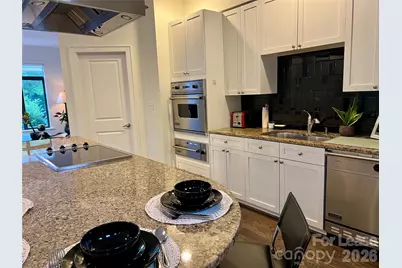663 E 10th Street, Charlotte, NC 28202 - Photo 7