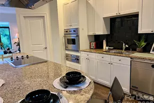 663 E 10th St, Charlotte, NC 28202 - Photo 7