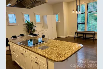 663 E 10th Street, Charlotte, NC 28202 - Photo 9