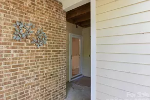3304 Selwyn Farms Ln, Charlotte, NC 28209 - Photo 3