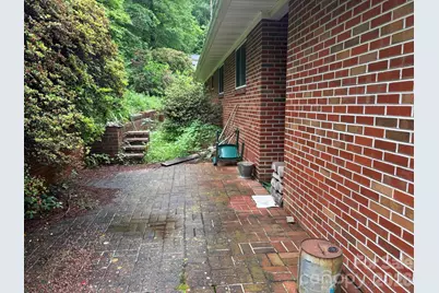 609 Valley Road, Spruce Pine, NC 28777 - Photo 3