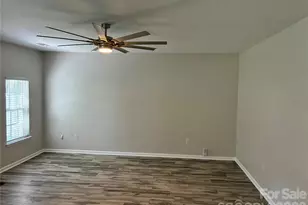 19300 Kanawha Dr, Cornelius, NC 28031 - Photo 7