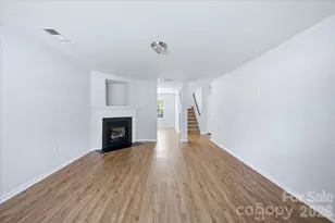 7143 Wandering Creek Dr, Charlotte, NC 28216 - Photo 7