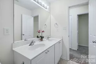 7143 Wandering Creek Dr, Charlotte, NC 28216 - Photo 31