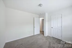 7143 Wandering Creek Dr, Charlotte, NC 28216 - Photo 35