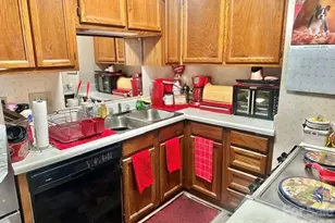 6042 Crape Myrtle Ln, Charlotte, NC 28216 - Photo 5