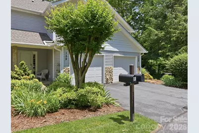 135 Ewarts Pond Road, Hendersonville, NC 28739 - Photo 3
