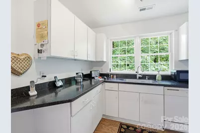 135 Ewarts Pond Road, Hendersonville, NC 28739 - Photo 11